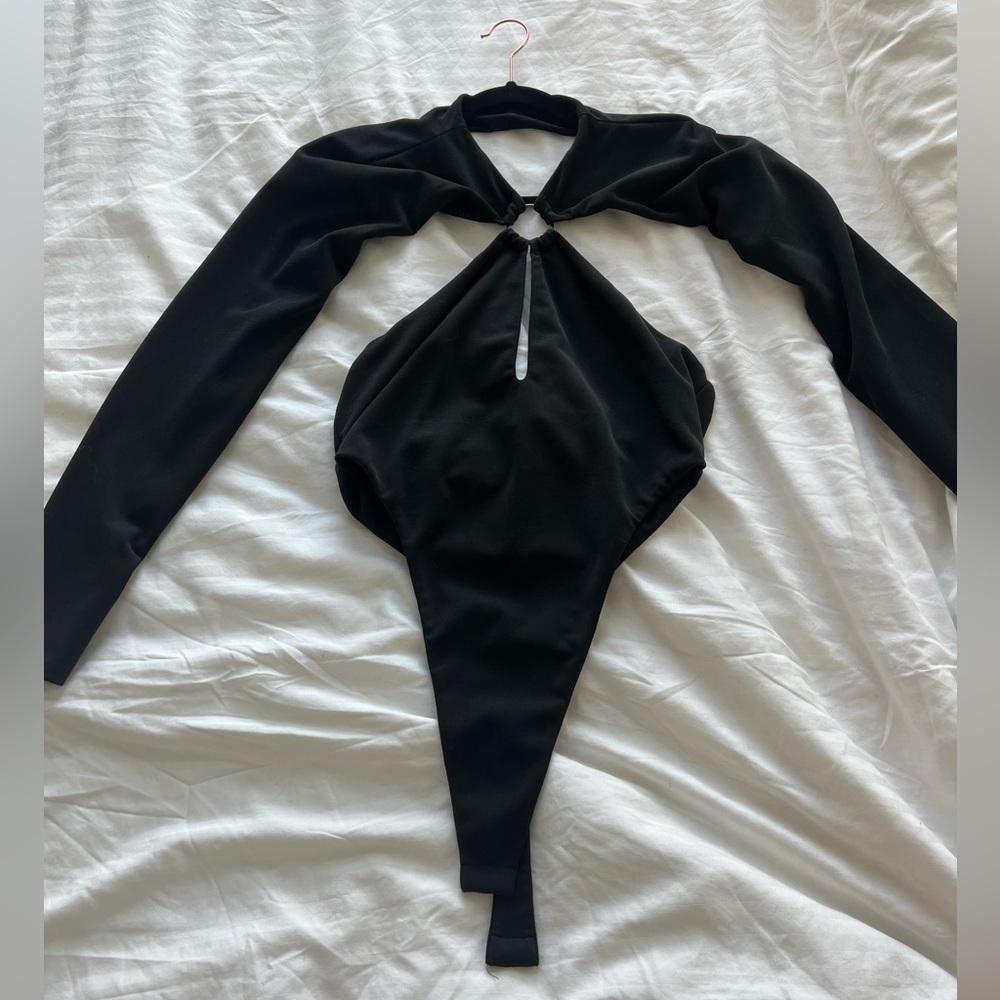 Metal ring hardware bodysuit with cut-out design at front